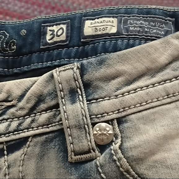 Miss Me Light Wash Sequin Pocket Jeans - Picture 5 of 6